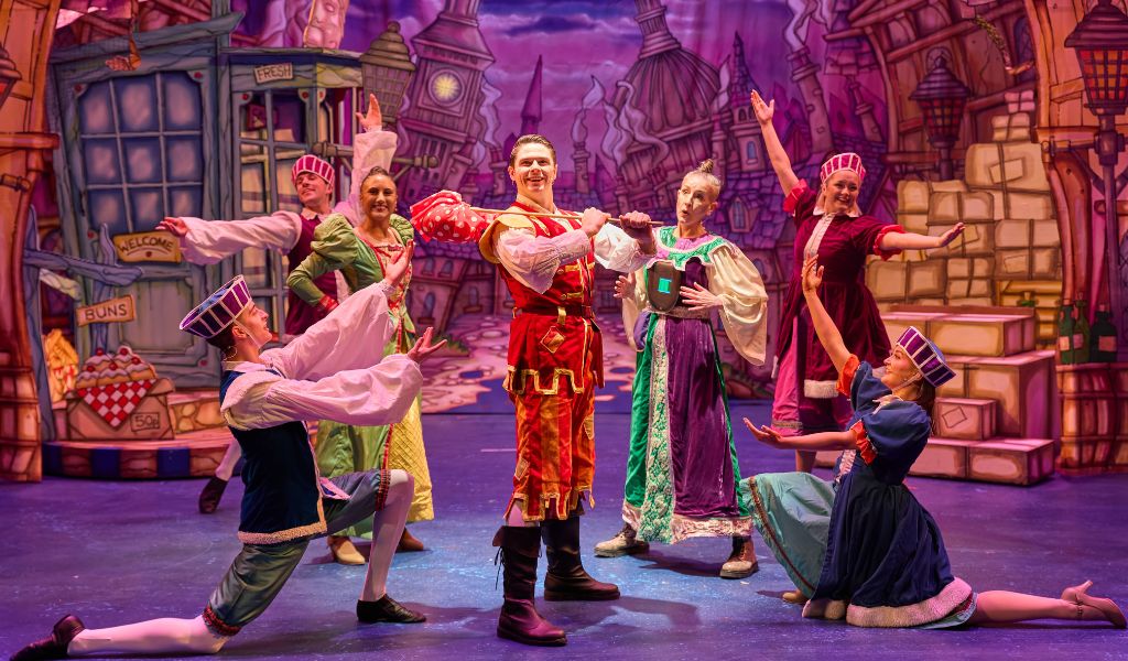 Dick Whittington receives 5 stars! - The Courtyard